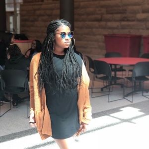 Meet your Posher, Deona